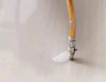 永德瓷砖空鼓维修公司专业解答在瓷砖铺贴过程中，如果使用的砂料过粗（如全部使用了粗砂），可能会导致以下问题